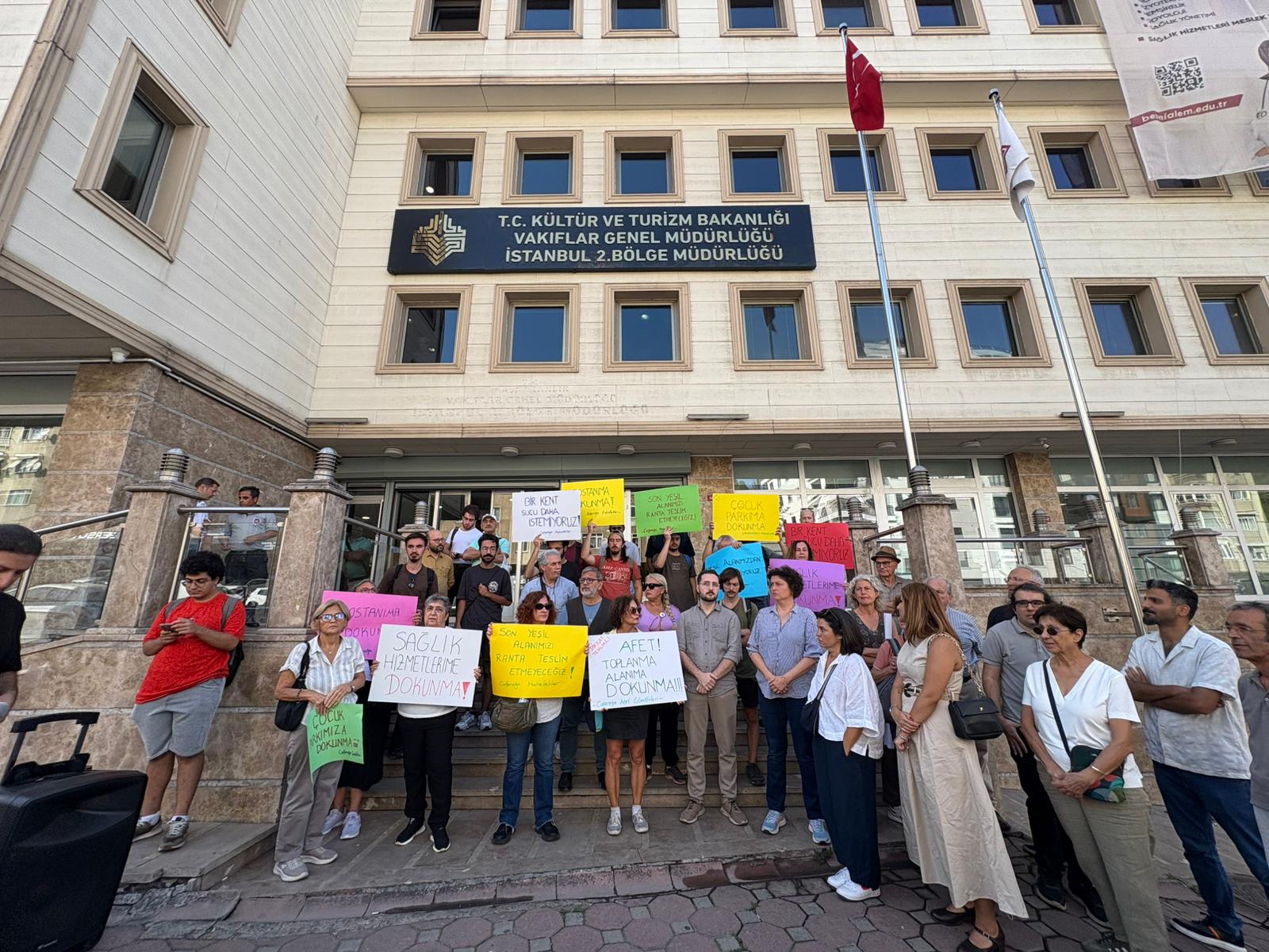 Modalılar’dan Vakıflar Müdürlüğü önünde eylem